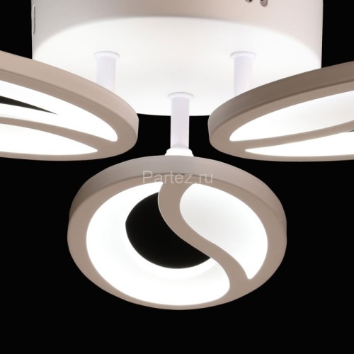 Потолочная люстра DeMarkt 424018003